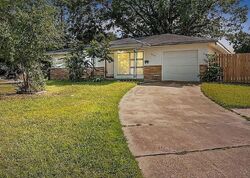  E Oklahoma Pl