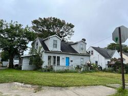  Davies Ave