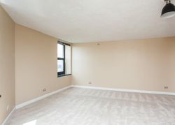  N Lake Shore Dr Apt 5