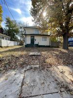  E 35th St