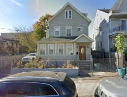  E 25th St