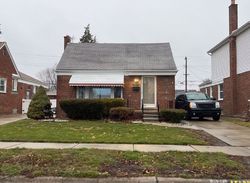  Warwick Ave