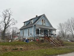  E Warren St