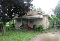  Artesian St