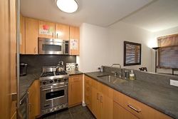  W 58th St Apt 3a