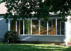  E 19th St
