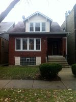  W Wolfram St