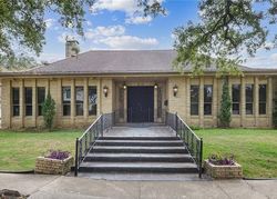  Country Club Dr