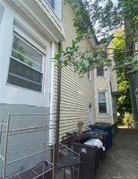  Frank St