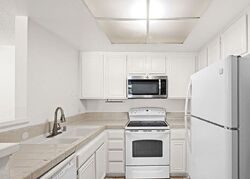  Burbank Blvd Unit 128
