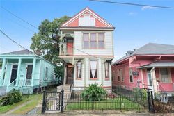  Baronne St