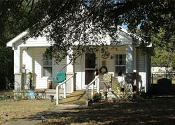  W Creek Ave