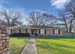  Ronnette Dr