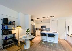  E Chestnut St Apt 5c
