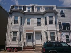  E 7th St