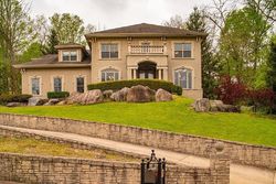  Glenwood Way