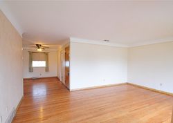  W 213th St