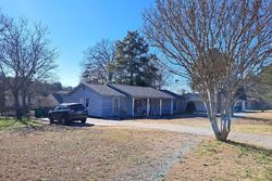  Colonial Rd