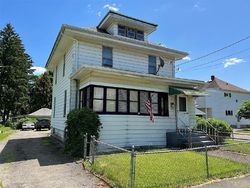  Louisa St