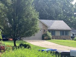  Lakeview Dr
