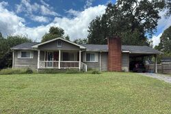  Lynngrove Dr
