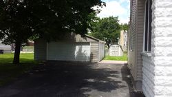  W Lincoln Ave