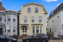  E 5th St