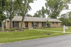 Alta Vista Dr, Alvin - TX