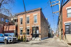  W Dickens Ave