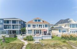  Bay Front Pl