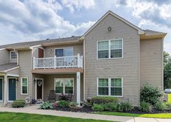  Crestmont Dr