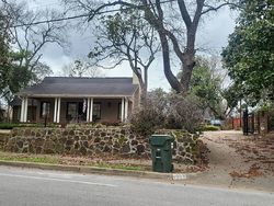  S Robertson Ave