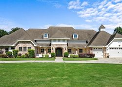  Crown Oaks Dr