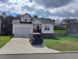  Short Leaf Ln