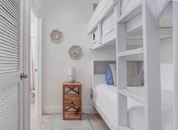  S Thomas Dr Unit 2115