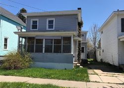  E 7th St
