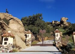  Santa Susana Pass Rd