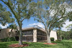  Meadowood Dr Apt 203
