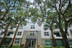  Ne 65th St Apt 205