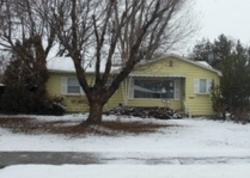  N 9th E