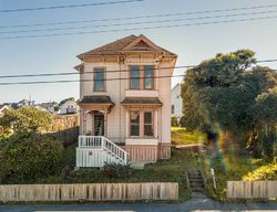  Pine St