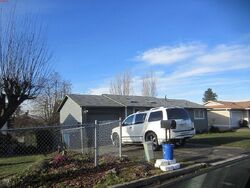  22nd Ave S