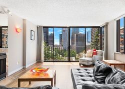  8th Ave Apt 902