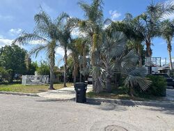 E Larkwood St