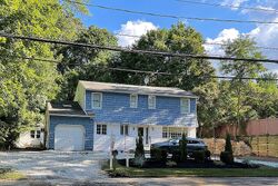  Woodbury Rd