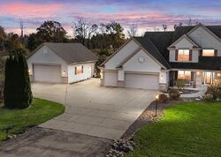  White Swan Dr