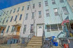  Bowers St Apt 3