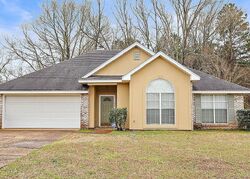 Hillandale Dr