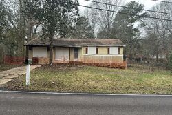 Suncrest Dr
