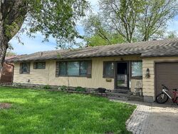  Se East Lawn Dr
